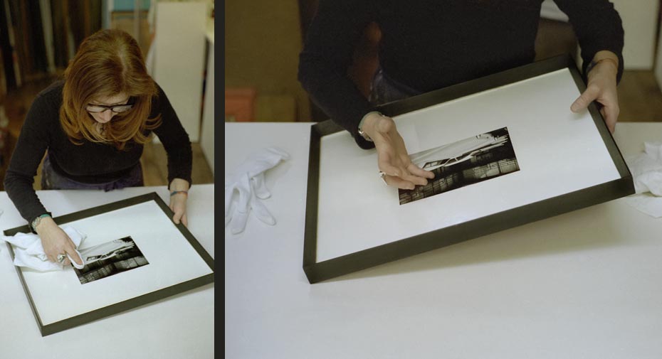 dans l’atelier de cadre a part paris le travail est execute avec precision